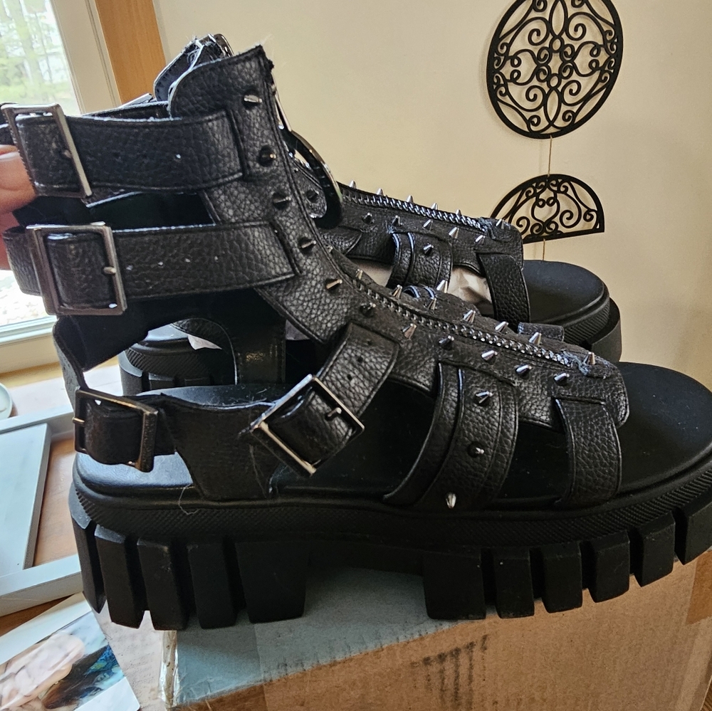 Midnight Hour platform sandals size 9